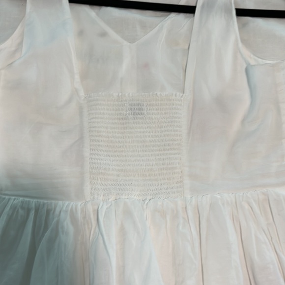 Cute and funky white top - Picture 4 of 5